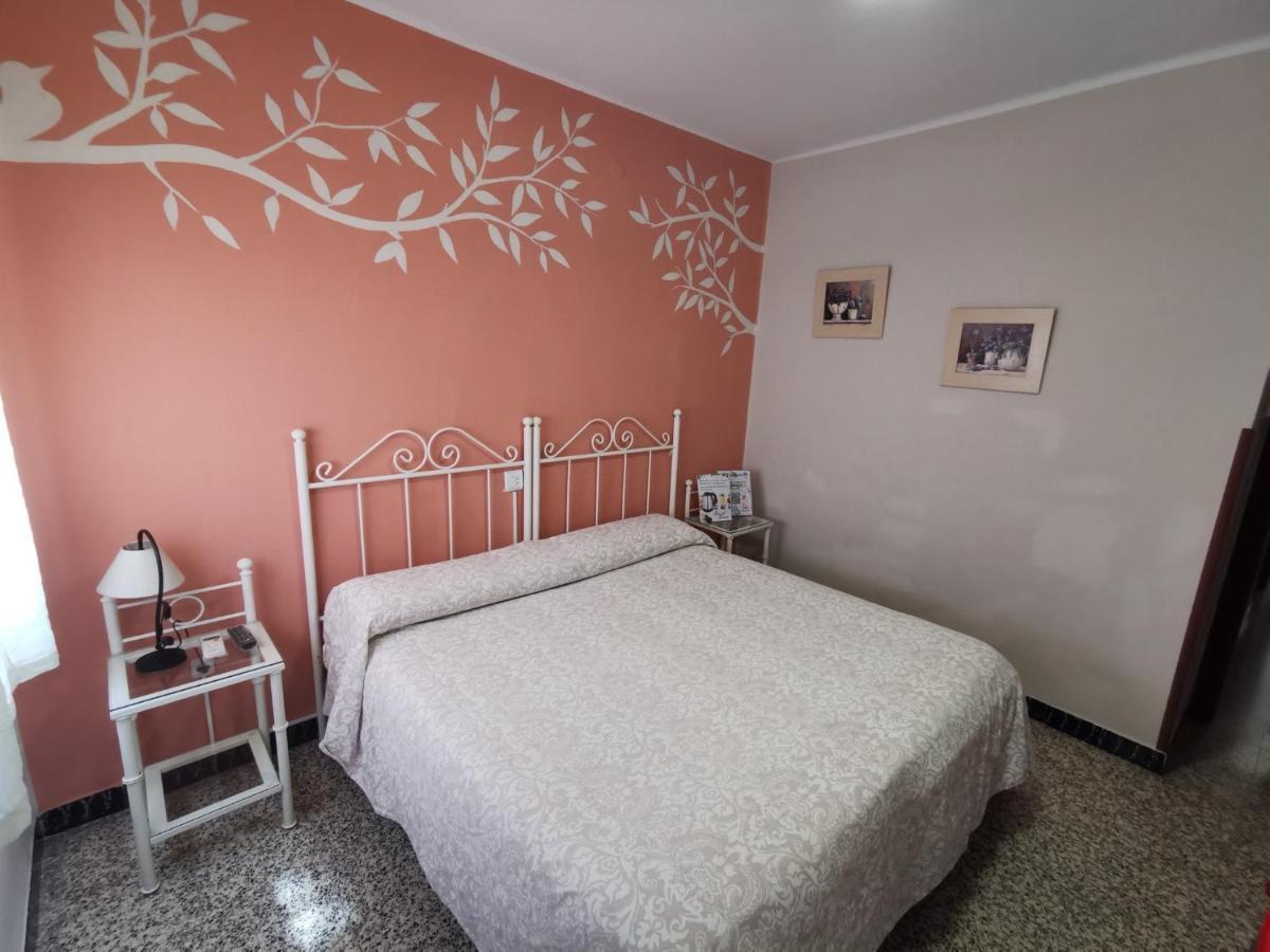 Hostal Senero Merida Bagian luar foto
